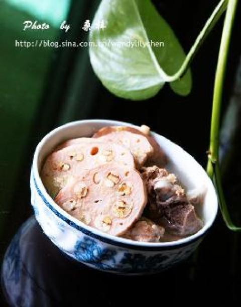 绿豆薏米莲藕猪骨汤做法