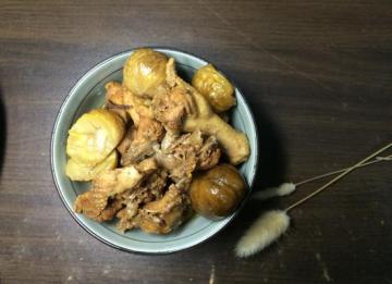 板栗焖鸡做法