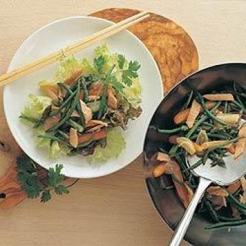 烟熏鲑鱼拌蔬菜做法