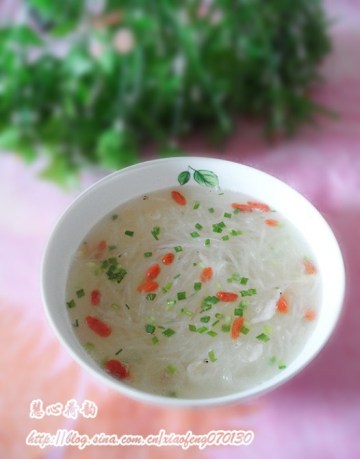白萝卜虾皮枸杞汤做法