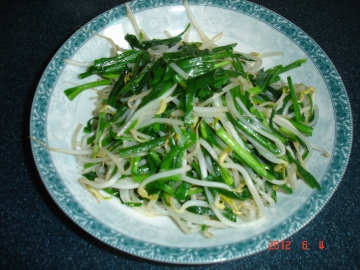 简单菜5:绿豆芽炒韭菜做法
