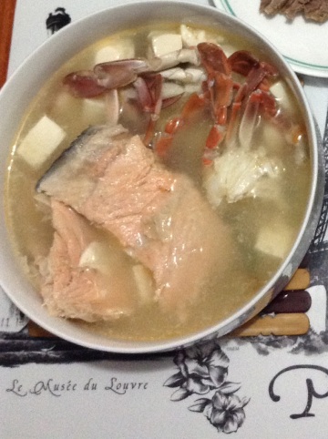 三文鱼骨海蟹豆腐汤做法