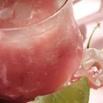 西瓜草莓柠檬水做法