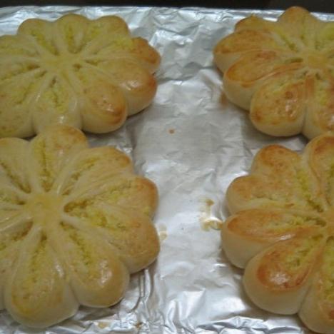 椰蓉花形面包做法