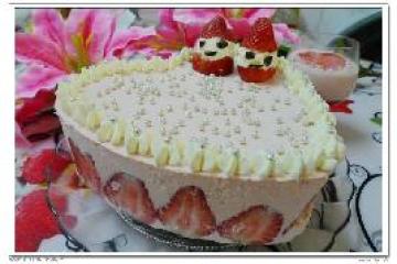 情人节--草莓慕斯蛋糕做法