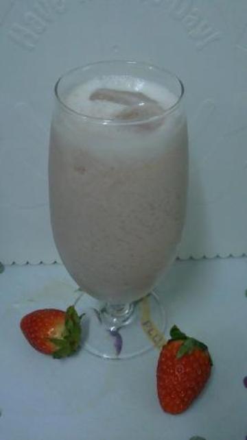 草莓乳果汁做法