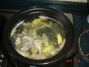 黑鱼骨头汤（两吃中的一吃）做法
