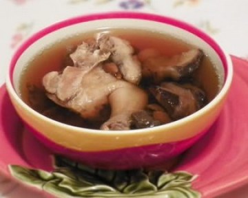慢炖锅香菇鸡汤做法
