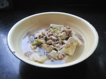 榨菜肉丝冻豆腐汤做法