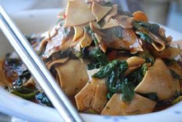 豆腐皮烩菠菜做法