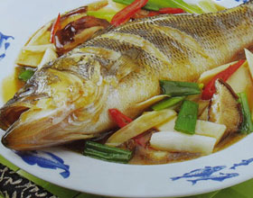 江东炖鲈鱼做法