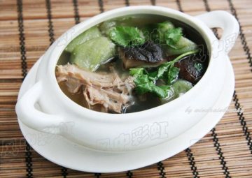 丝瓜香菇鸭架汤做法