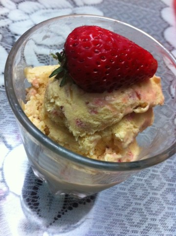 自制草莓冰激凌做法