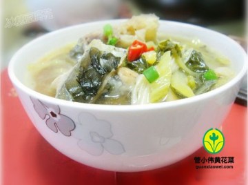 黄花菜鱼骨酸菜汤的做法-养心安神开胃的功效做法