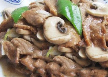 蘑菇炒猪瘦肉片做法