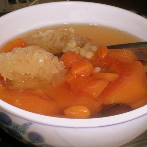 木瓜银耳炖汤做法