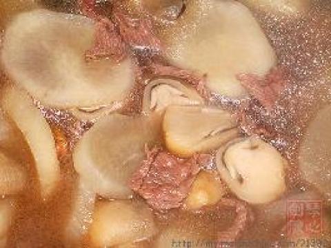 草菇萝卜牛肉汤做法