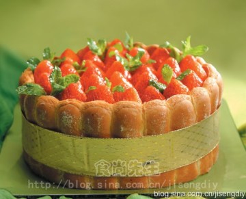 草莓夏荷露特蛋糕做法