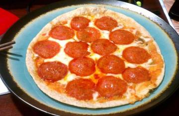 简易的pepperoni pizza做法