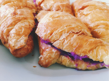 紫薯椰香牛角包早餐做法