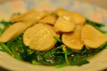 百灵菇菠菜做法
