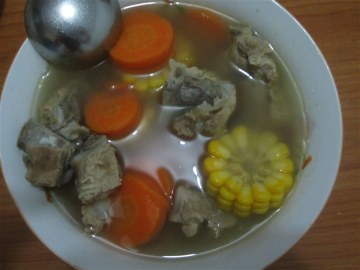 玉米胡萝卜排骨汤做法