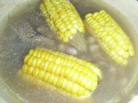 排骨玉米汤做法