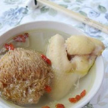 养胃------猴头菇鸡汤做法