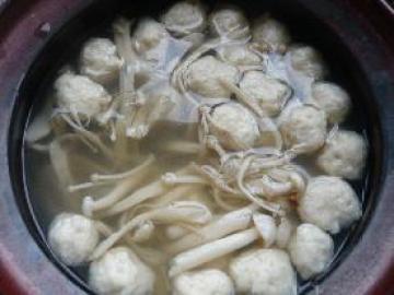 鲜菇鸡丸汤做法