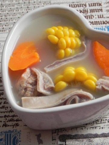 玉米胡萝卜猪肚汤做法