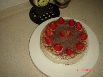 8寸裱花草莓巧克力蛋糕做法