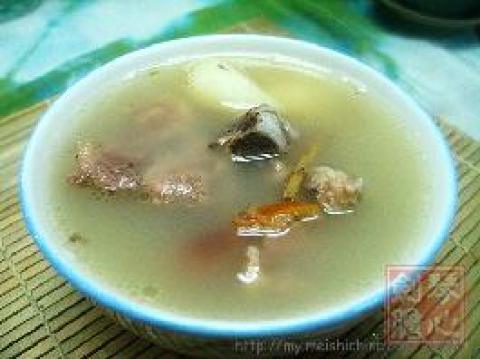 茅根竹蔗猪骨汤做法