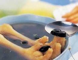 黑豆鸡爪汤做法