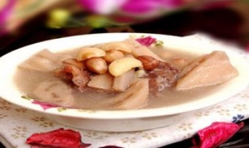 莲藕花生薏米大骨汤做法