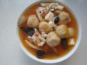平菇番茄鱼丸汤做法