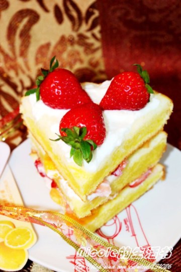 电饭锅版草莓蛋糕做法