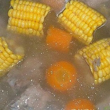 玉米萝卜猪骨汤做法