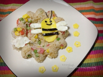 小蜜蜂五彩炒饭做法