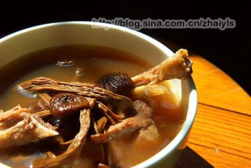 茶树菇煲鸡汤做法