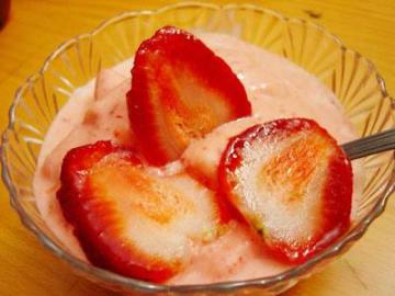 草莓薏仁优酪做法