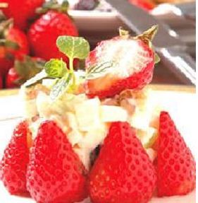草莓华尔道夫沙拉做法
