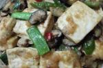 小吃 双菇烩豆腐
