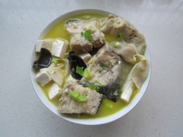 鱼骨豆腐平菇汤做法