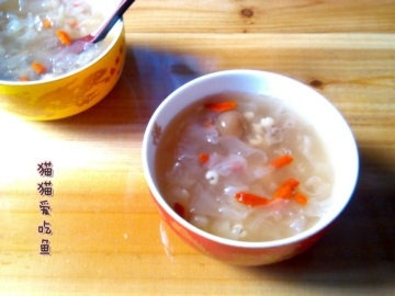 银耳薏仁花生甜汤做法