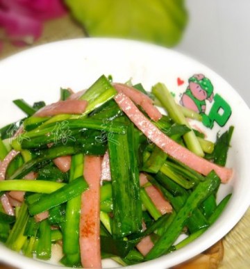 韭菜炒午餐肉做法