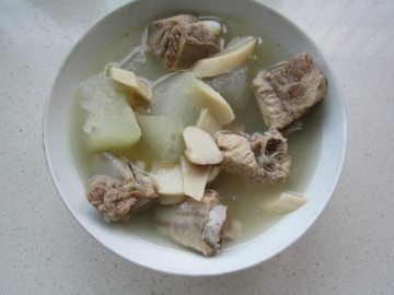 冬瓜杏鲍菇排骨汤做法