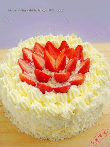 草莓白森林蛋糕做法