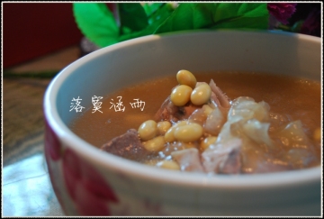 银耳黄豆排骨汤做法