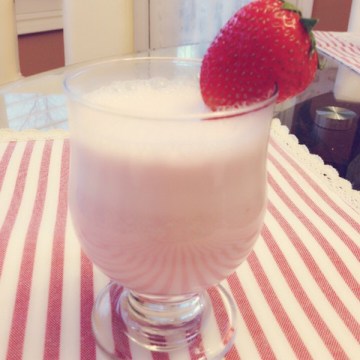 草莓冰牛奶做法