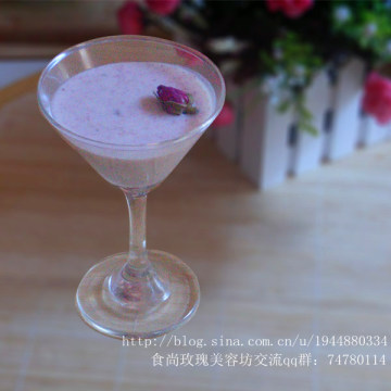 夏季的清凉冷饮——冰纯玫瑰酸奶做法